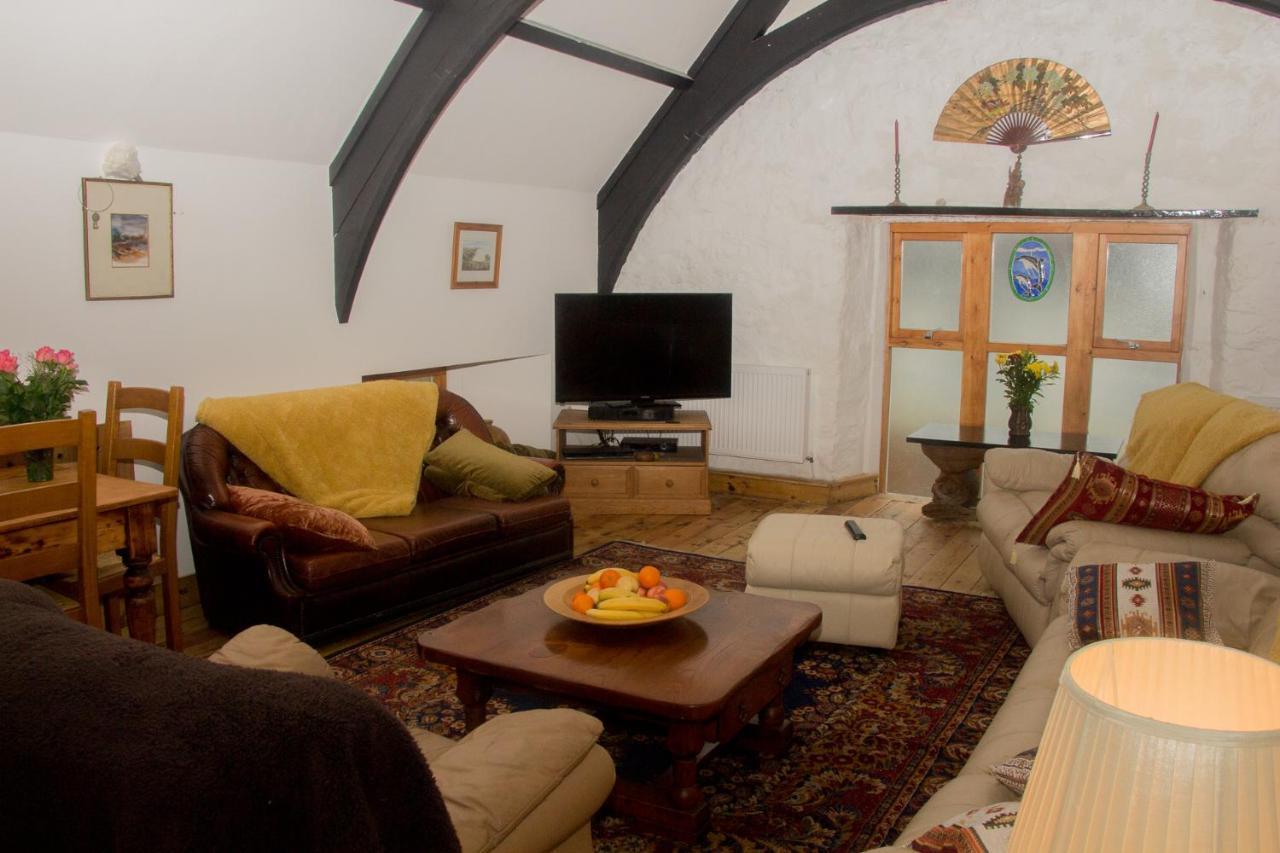 James John Hamilton House And Backpacker Hostel フィッシュガード エクステリア 写真