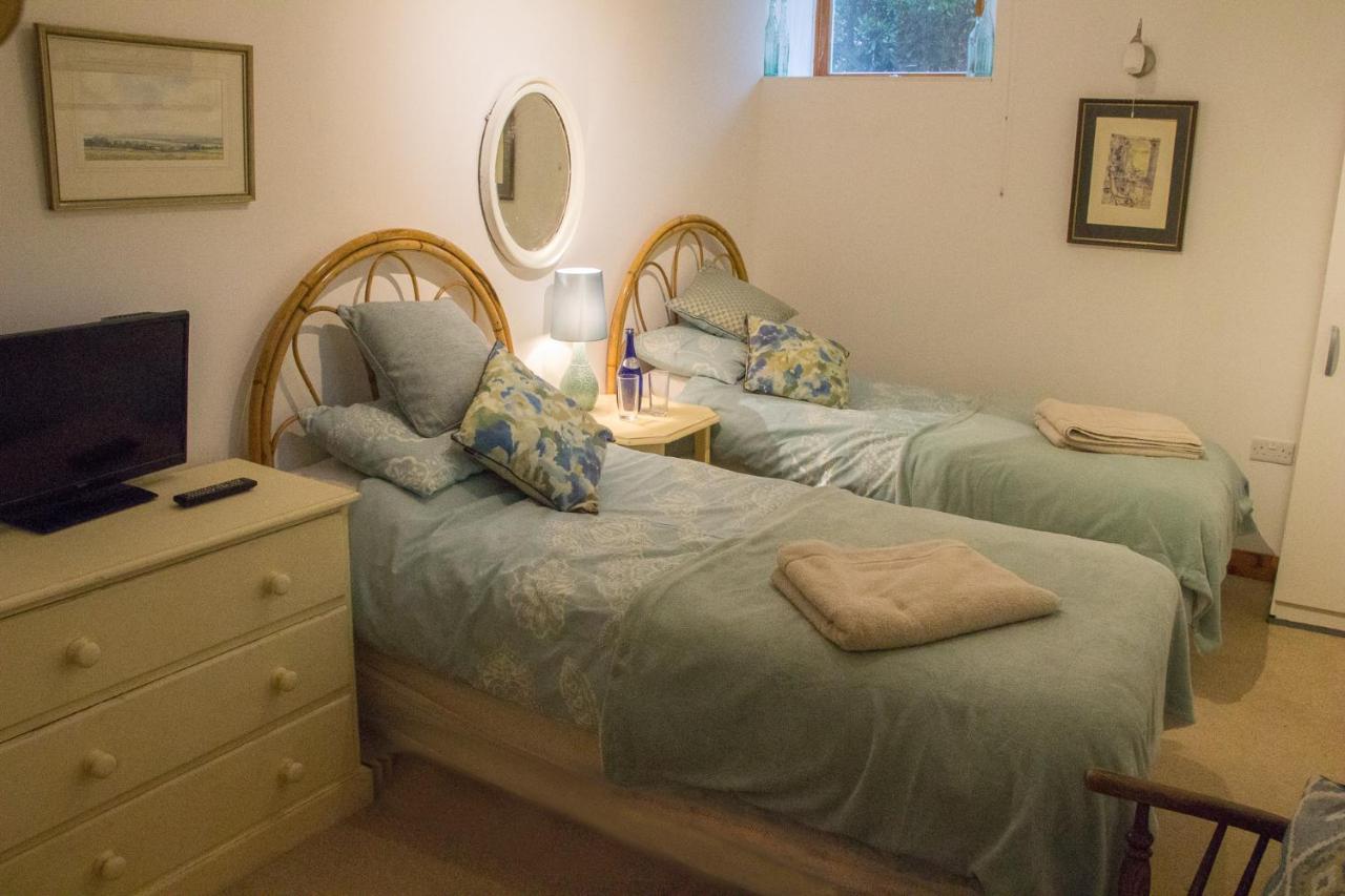 James John Hamilton House And Backpacker Hostel フィッシュガード エクステリア 写真