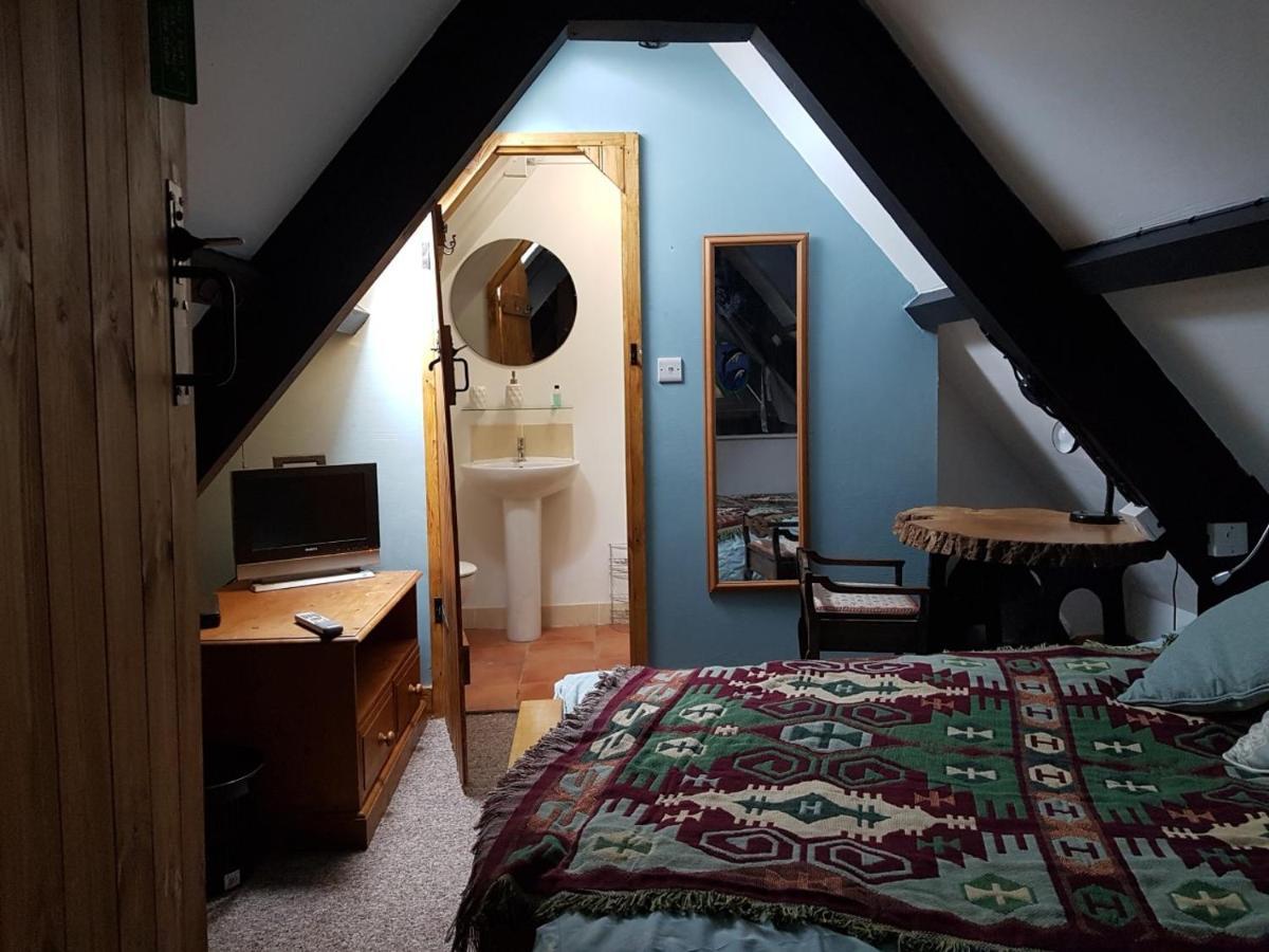James John Hamilton House And Backpacker Hostel フィッシュガード エクステリア 写真