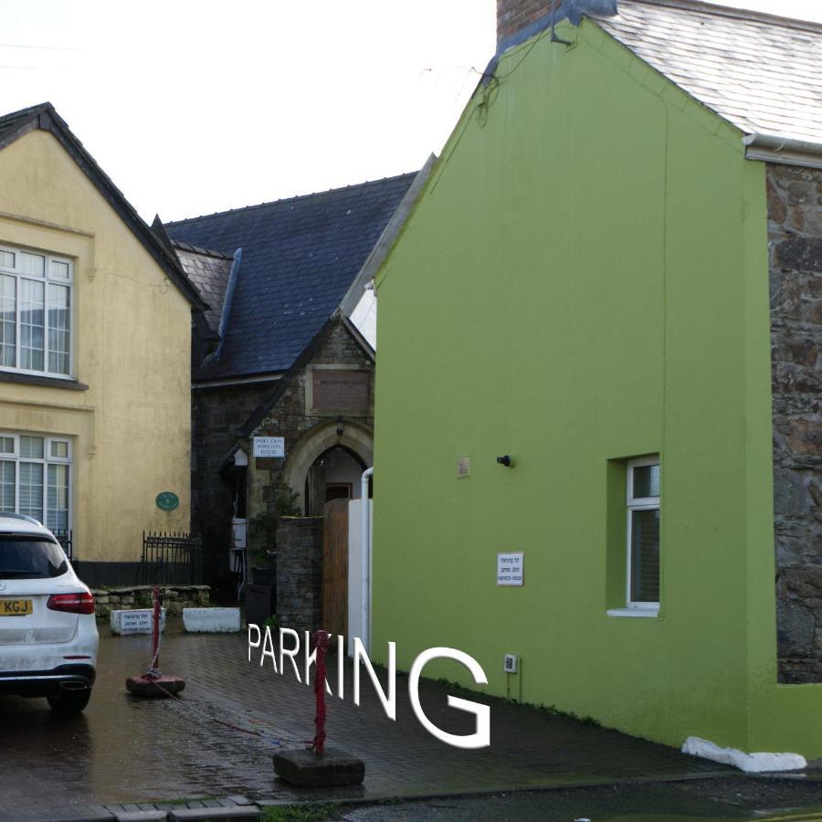 James John Hamilton House And Backpacker Hostel フィッシュガード エクステリア 写真